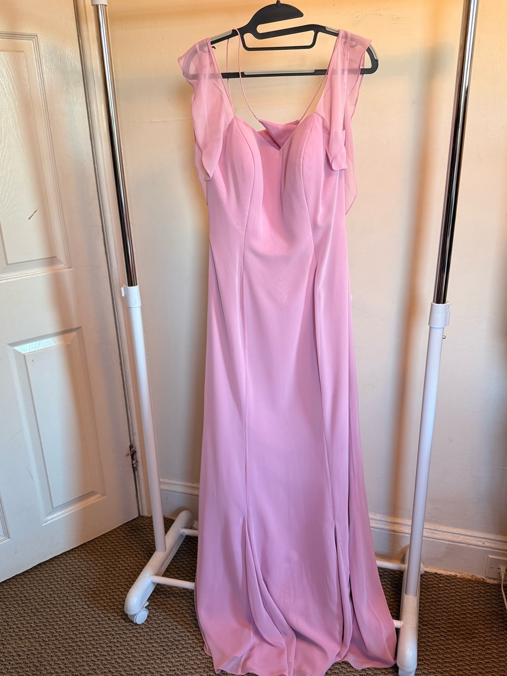 Elegant Pink Ruffle Sleeve Evening Gown